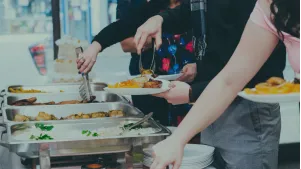 Catering Trends: What Guests Expect from Hotel Event Menus