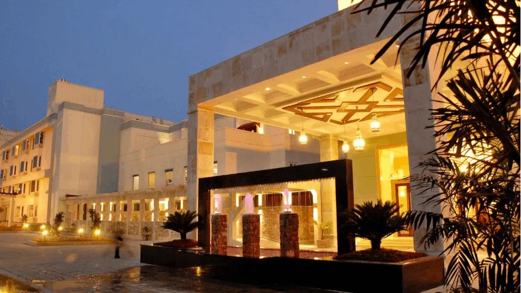 event-venue-Cambay Grand, Kukas