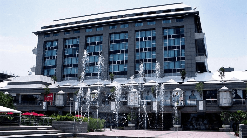 event-venue-Svelte Hotel & Personal Suites