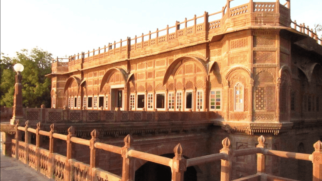 event-venue-WelcomHeritage Bal Samand Lake Palace