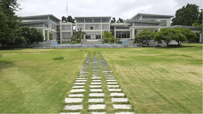 MAK Club & Resort — main image