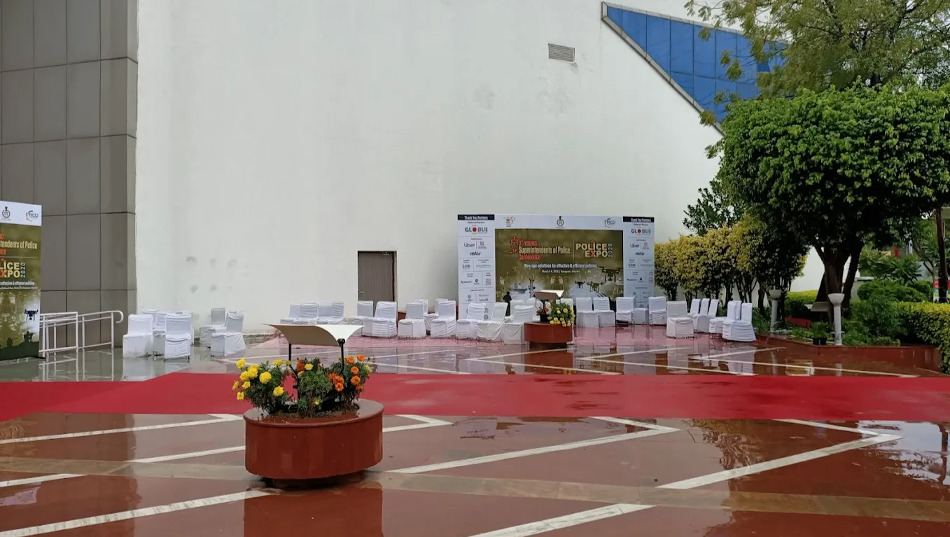 Apparel House — main image