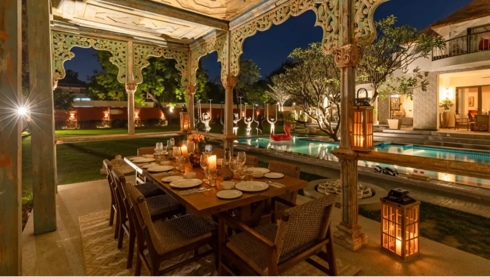 Poolside Dining
