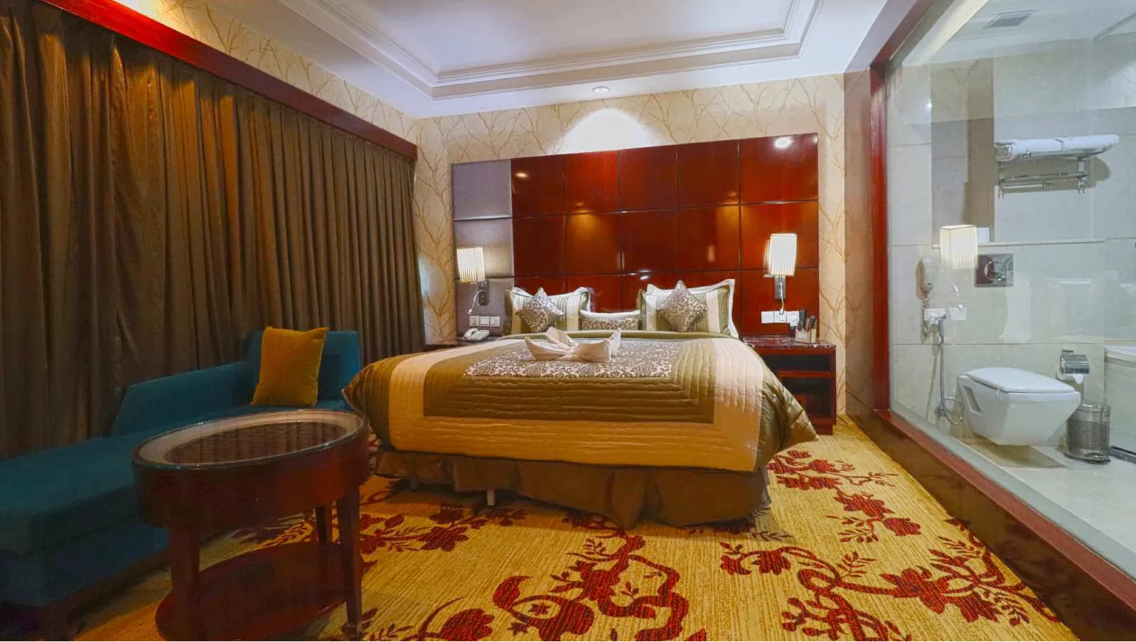 EXECUTIVE JACUZZI ROOM