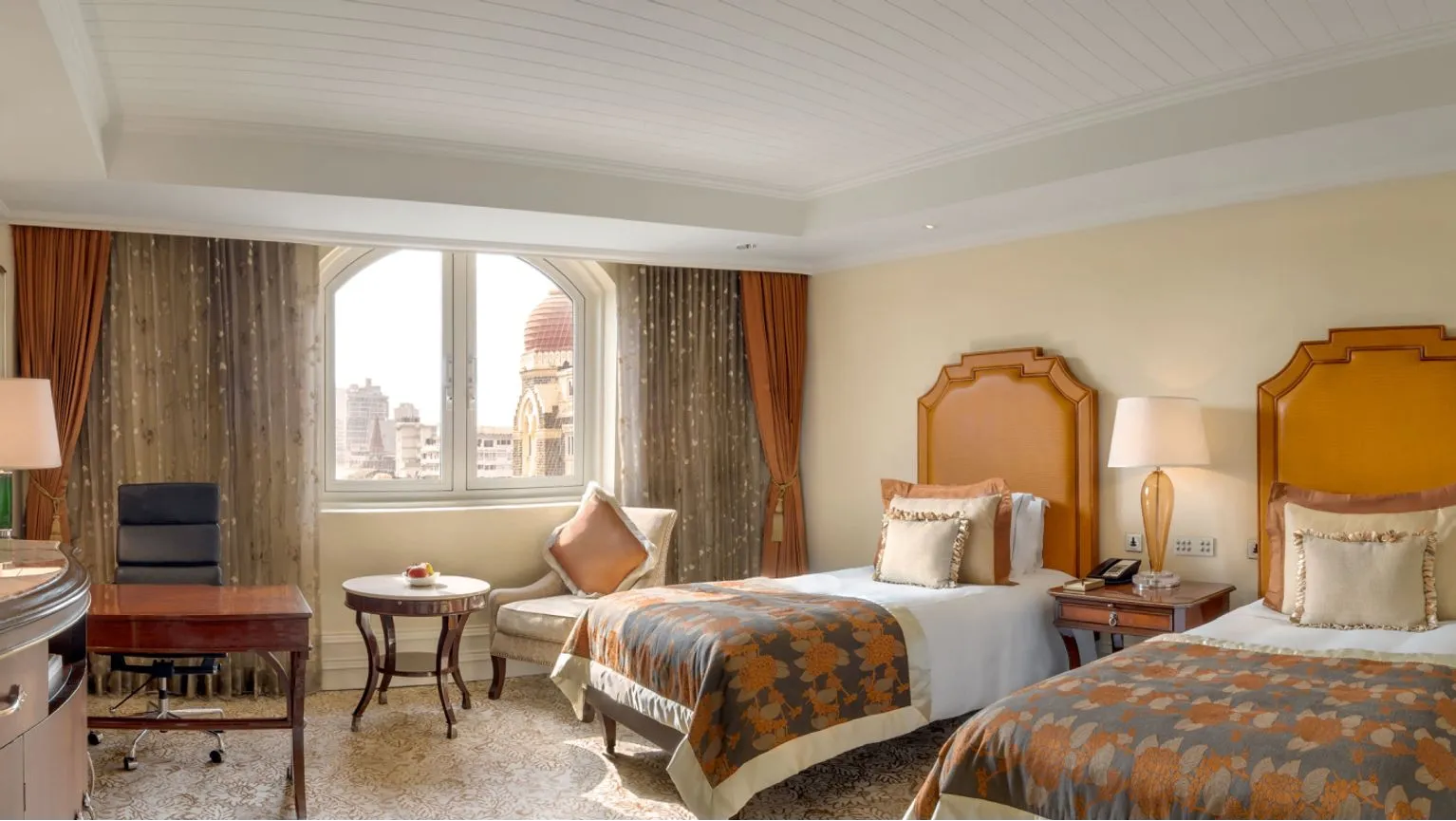 TAJ CLUB ROOM CITY VIEW KING BED