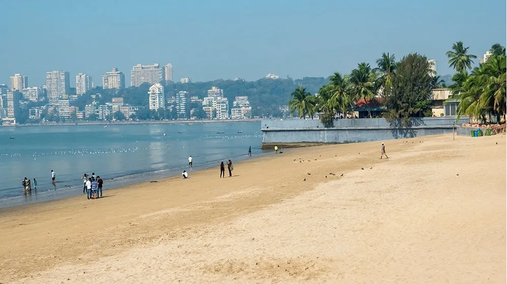 Aksa Beach