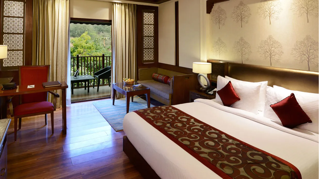 Luxury Cottage With Balcony