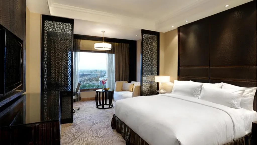 Standard King Room - Lounge Access