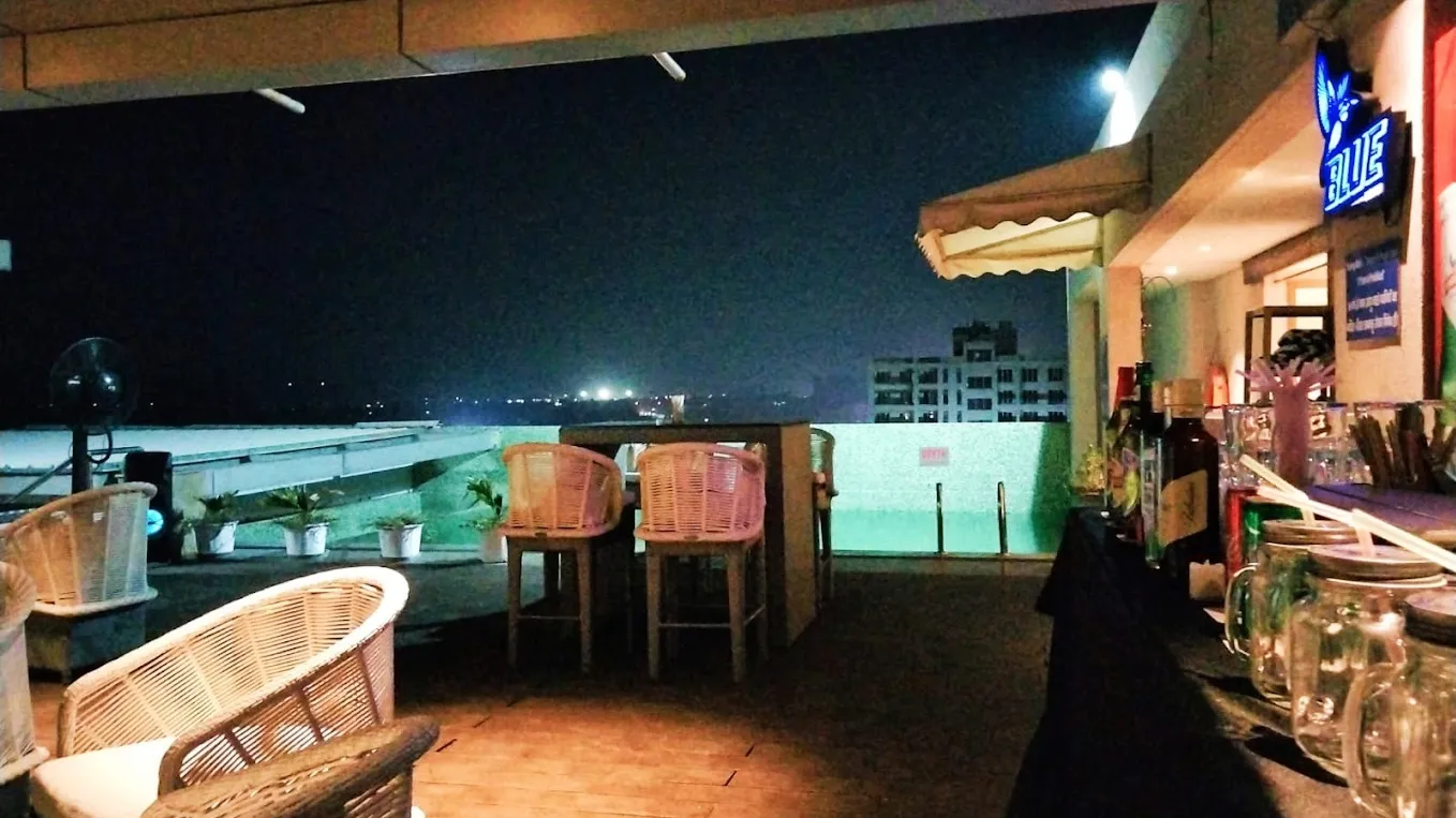Rooftop Poolside Bar