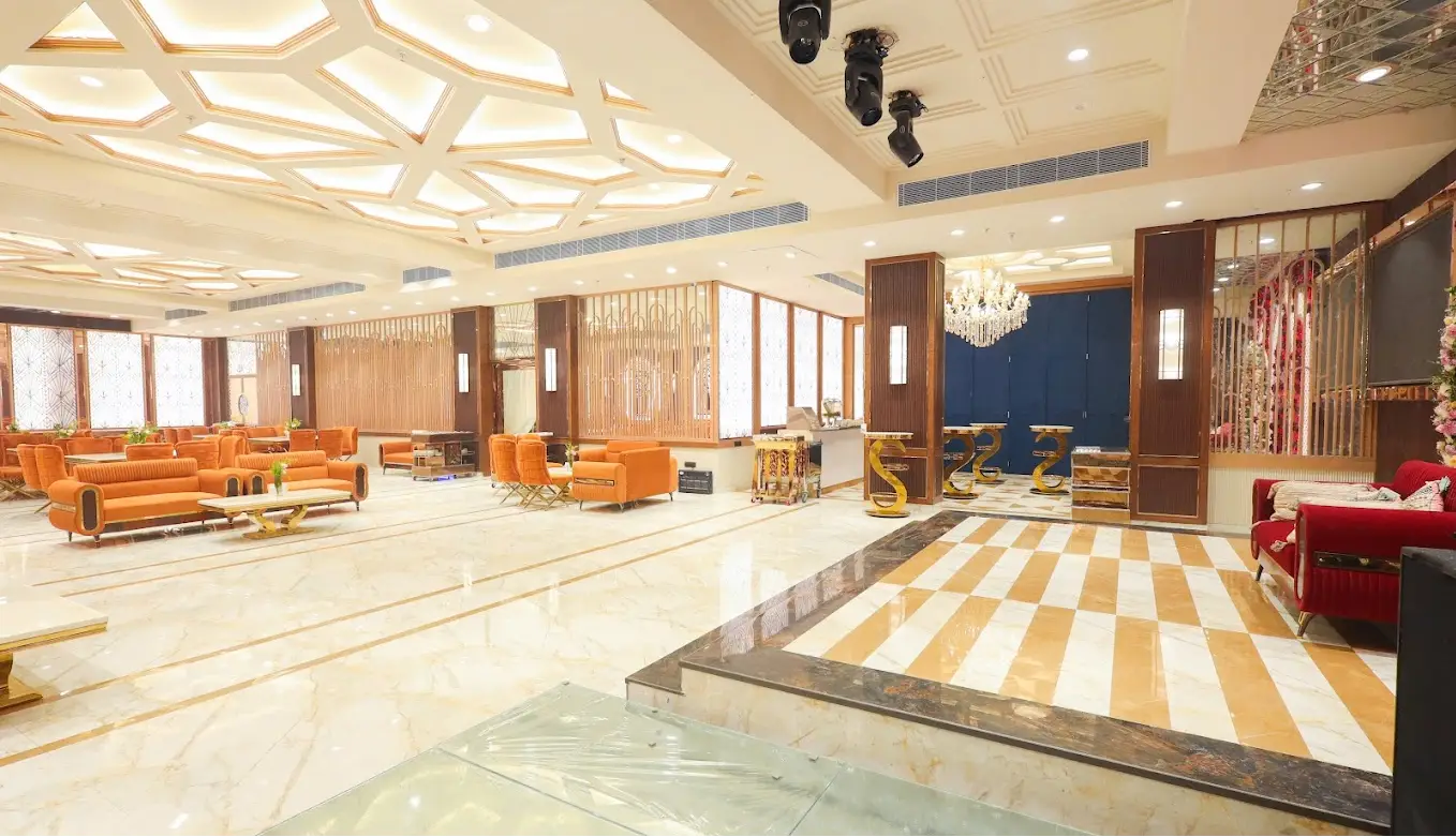 Clay Inn Hotel Gurugram | Banquets & Deluxe Rooms