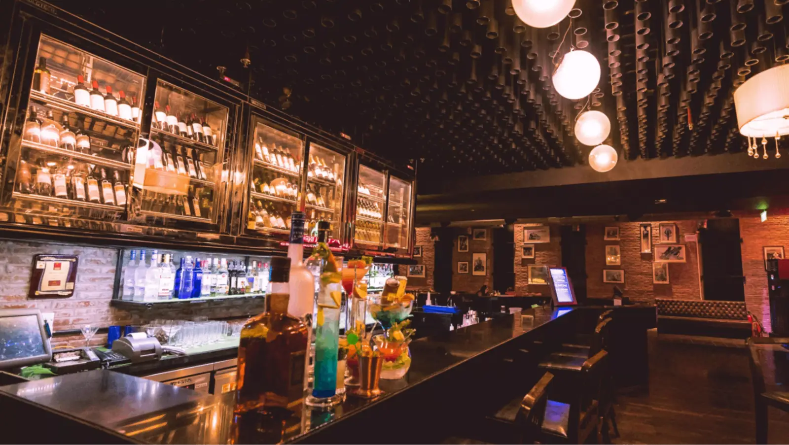 ROAD HOUSE BAR AND GRILL