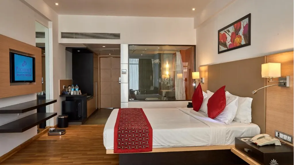 Executive Room with Bathtub