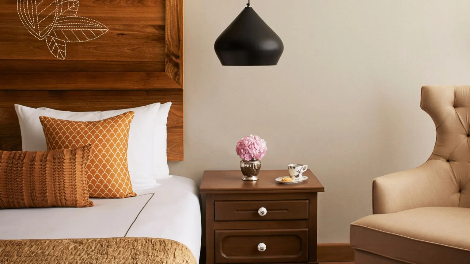 Deluxe Room With Garden and Sit Outs