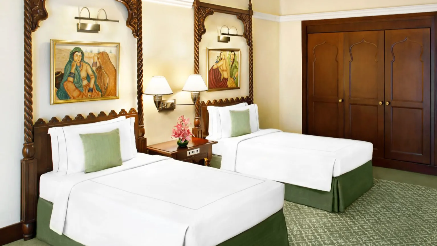 Deluxe Room Pool View Twin Bed