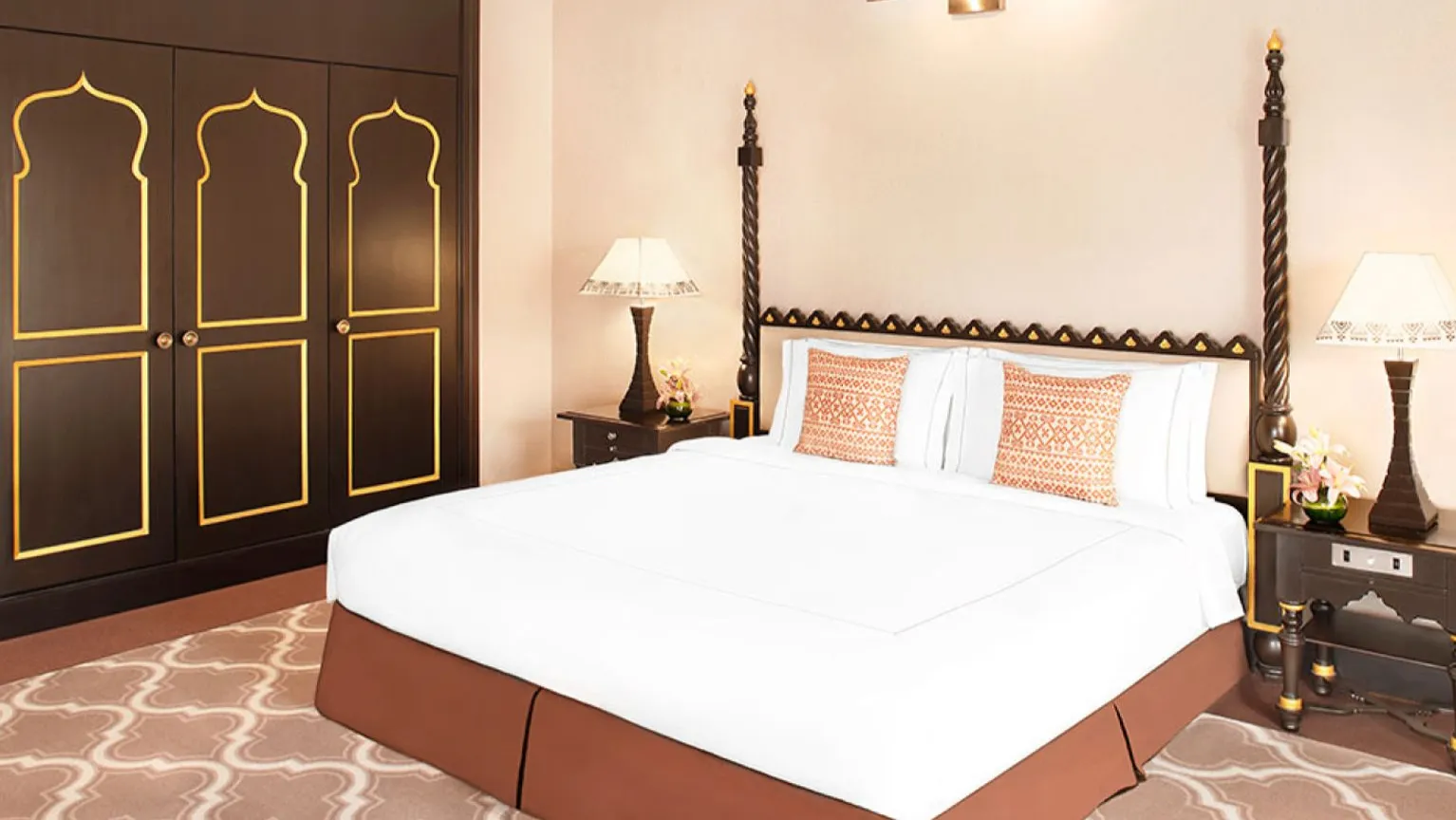 Luxury Room Pool View king Bed