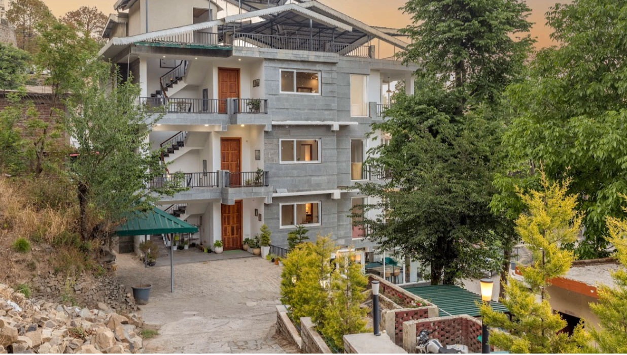 event-venue-Alaya Stays  Live Life