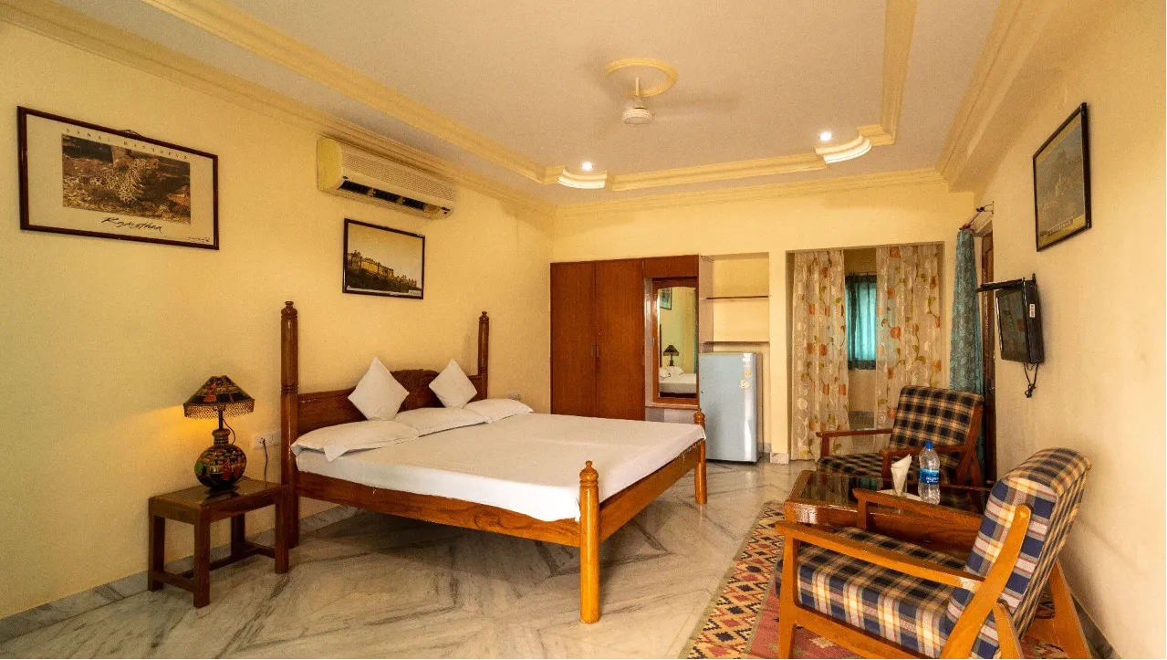 Luxury Lake View Suites