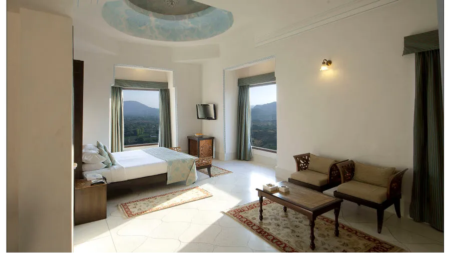 Honeymoon Suite with Jacuzzi