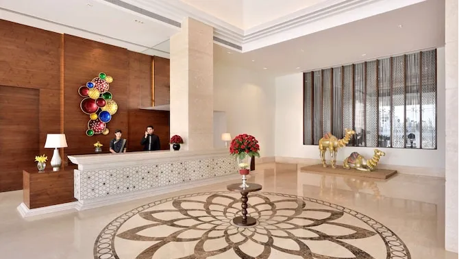 Unwind Lobby Bar