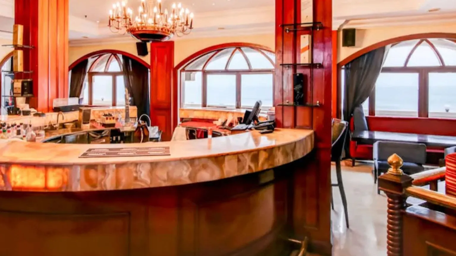 LAWSON'S LOUNGE
