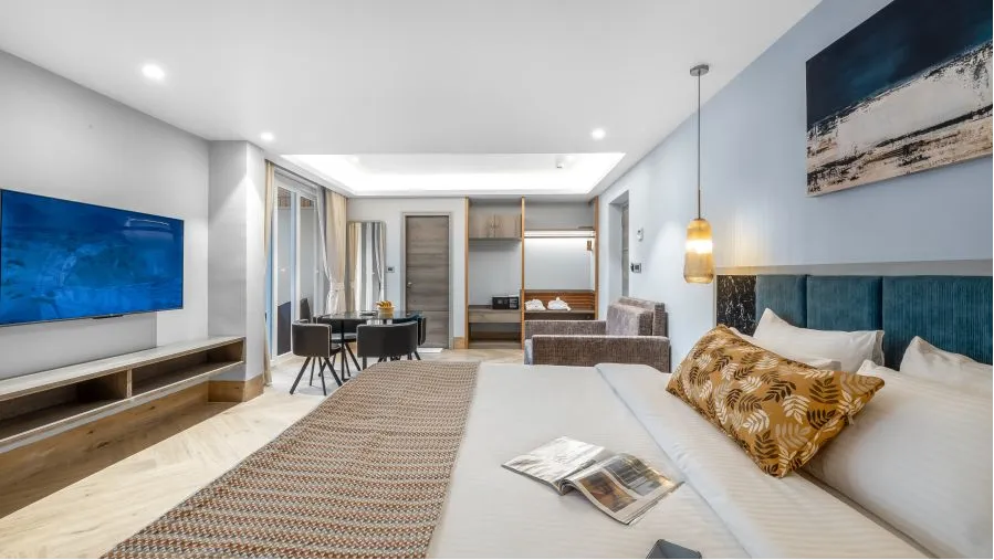 Junior Suites with Bathtub