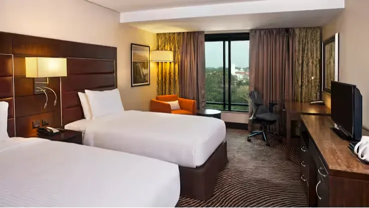 2 Twin Beds Room