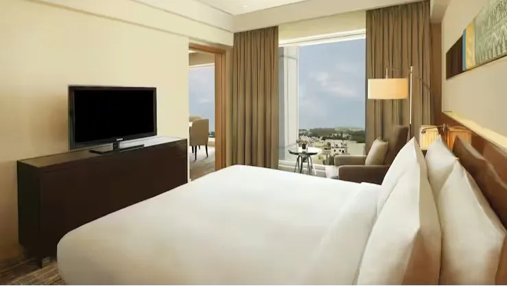 King Executive Suite with Lounge Access