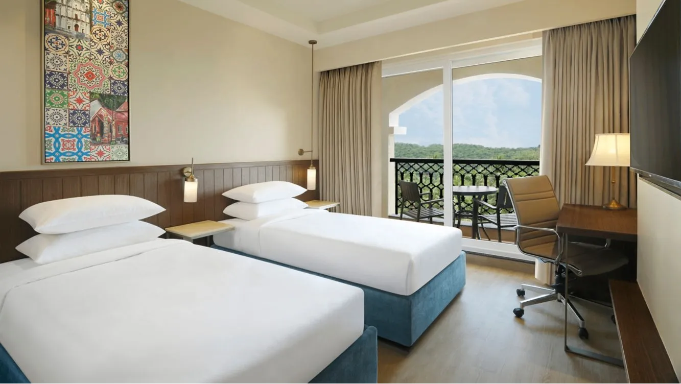 Deluxe Twin with Balcony