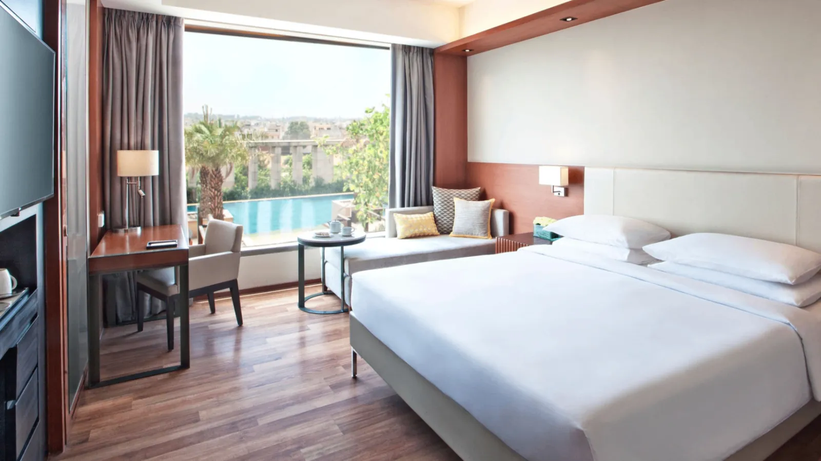 1 King Bed