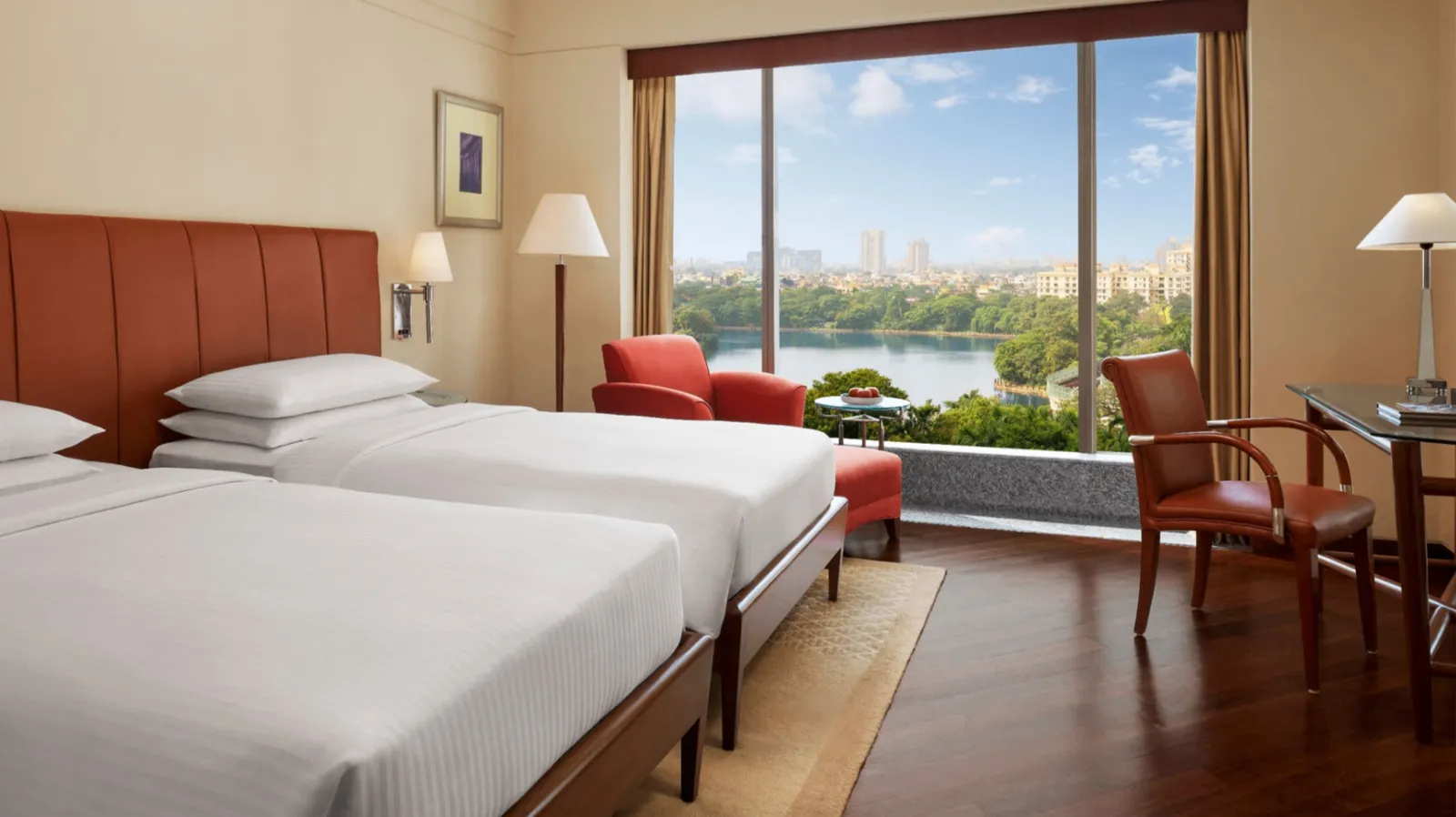 2 Twin Beds with Club Access