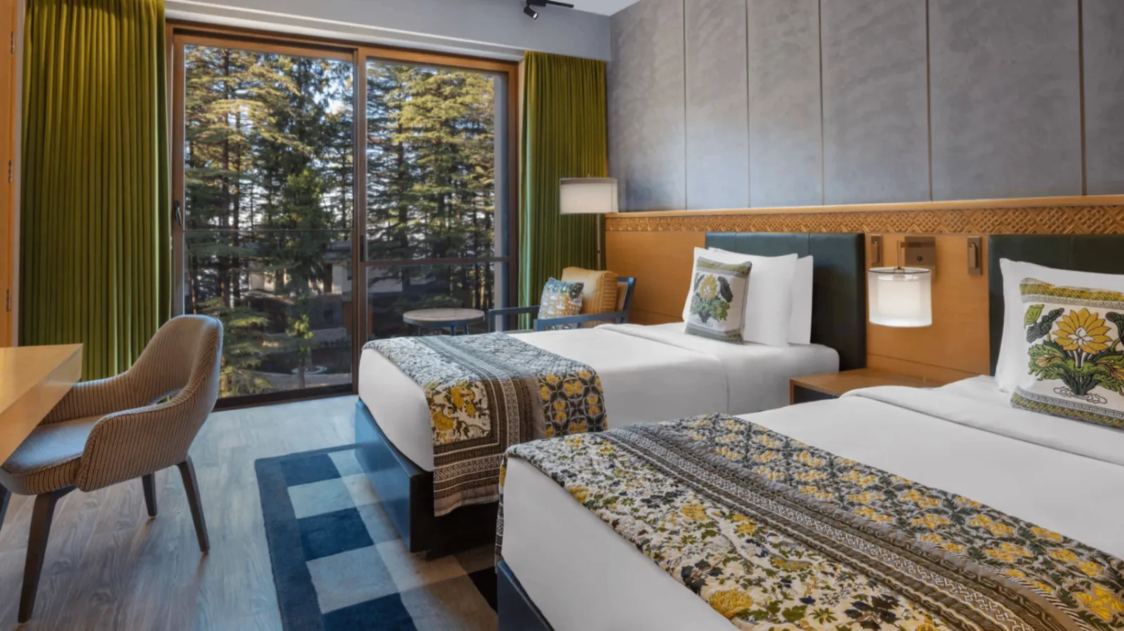 2 Twin Beds
