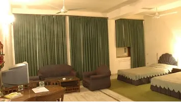 Heritage Suite Lake View