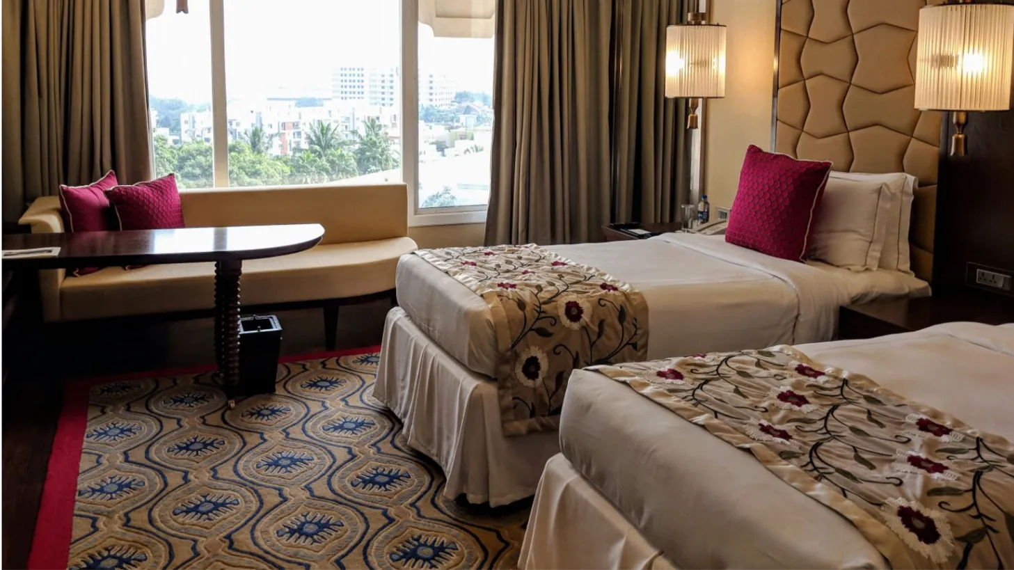 Deluxe Twin Bed Room