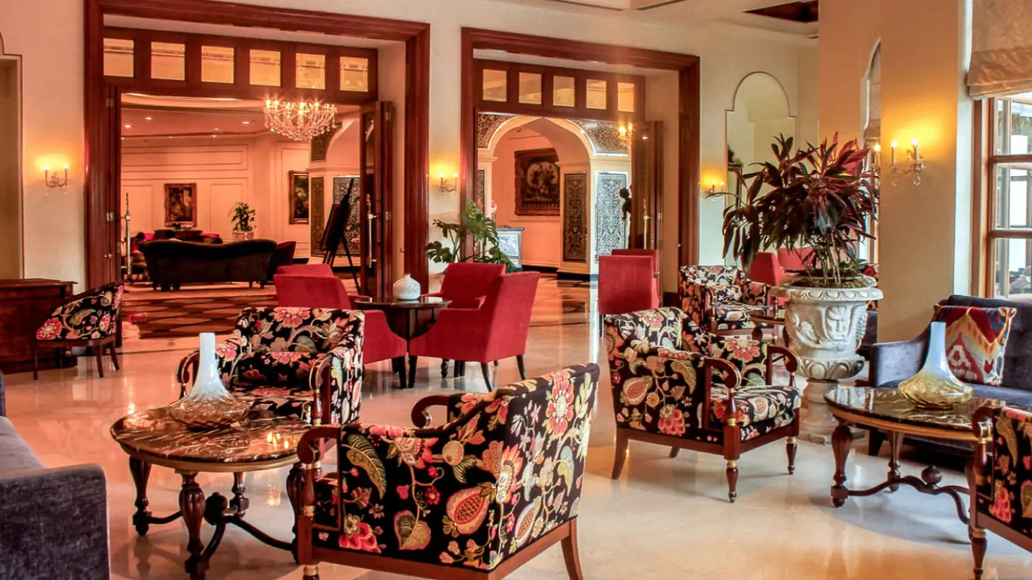 Seasons Bar & Lounge