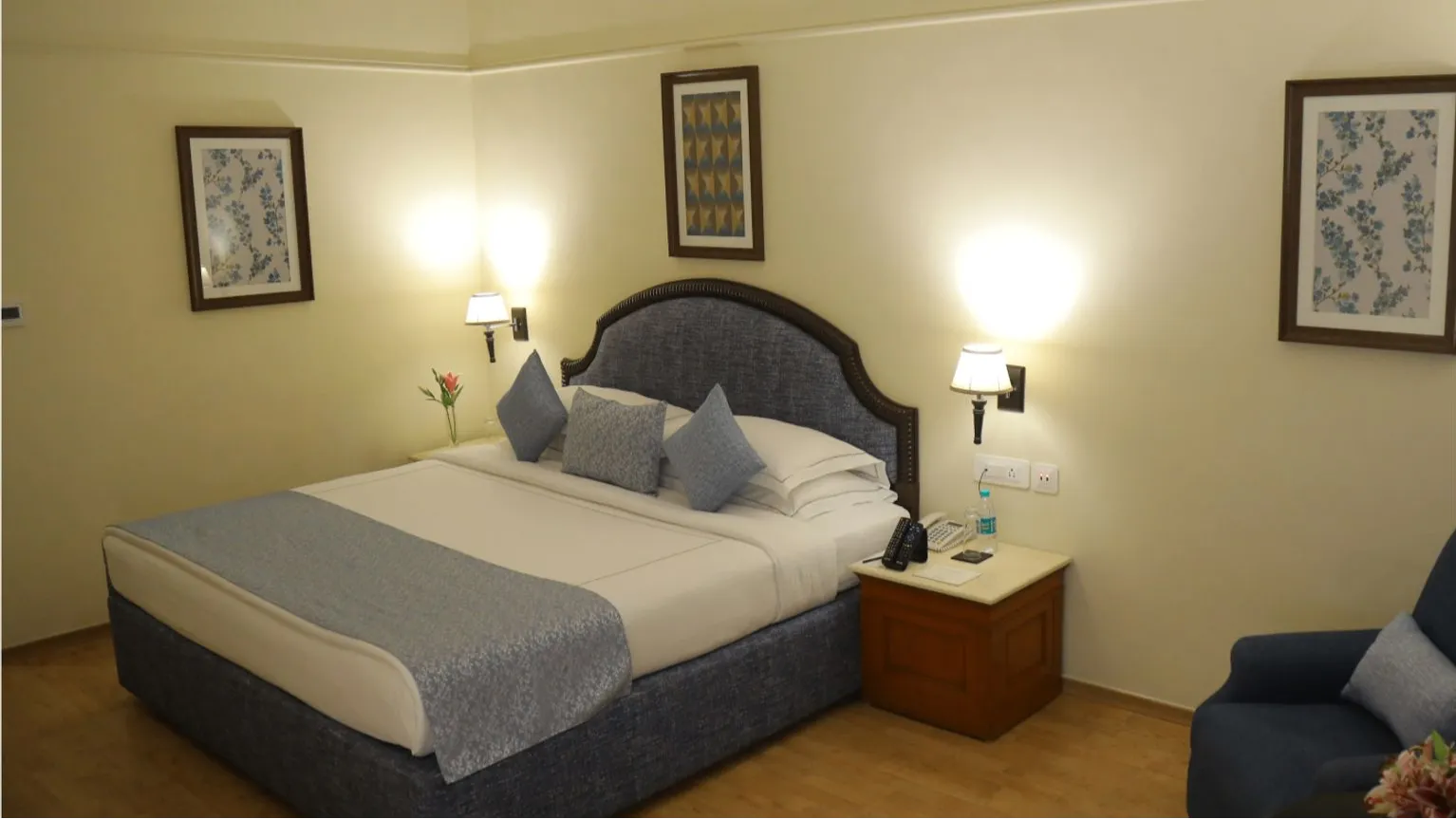 Luxury Room King Bed