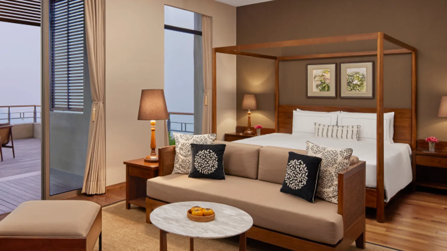 LUXURY GRANDE ROOM VALLEY VIEW