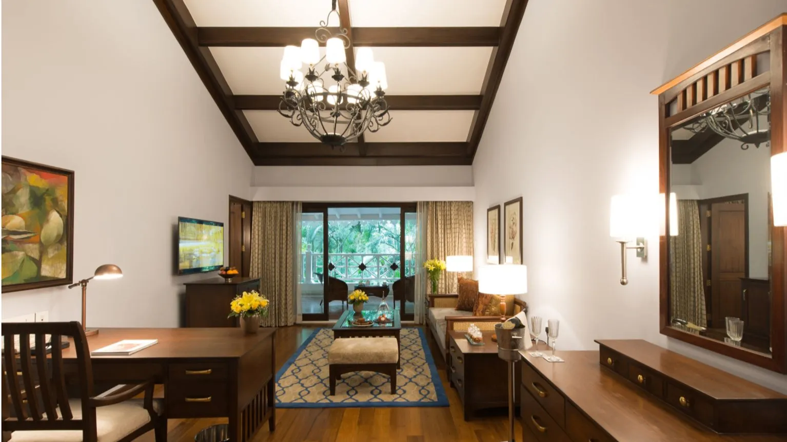 LUXURY SUITE - 1 BEDROOM GARDEN VIEW