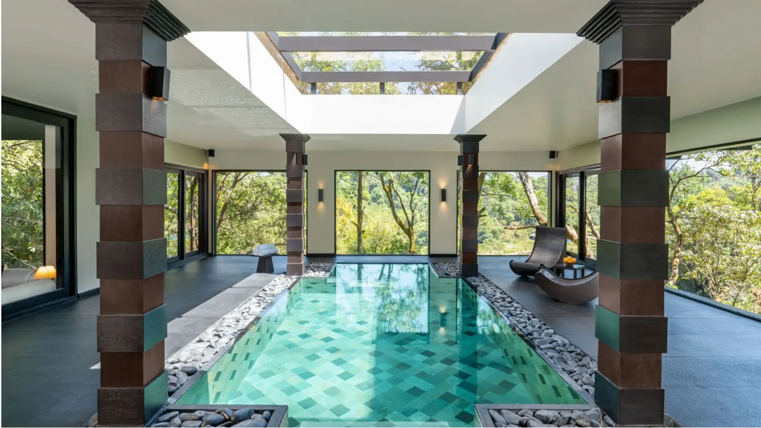 LUXURY POOL VILLA