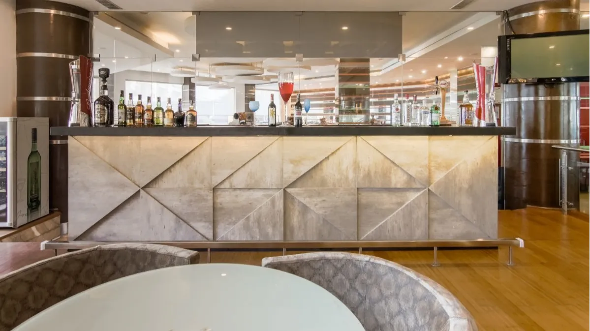 TRINITY LOUNGE BAR