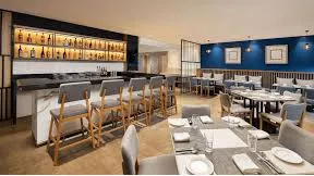 Twenty One Bar & Café 