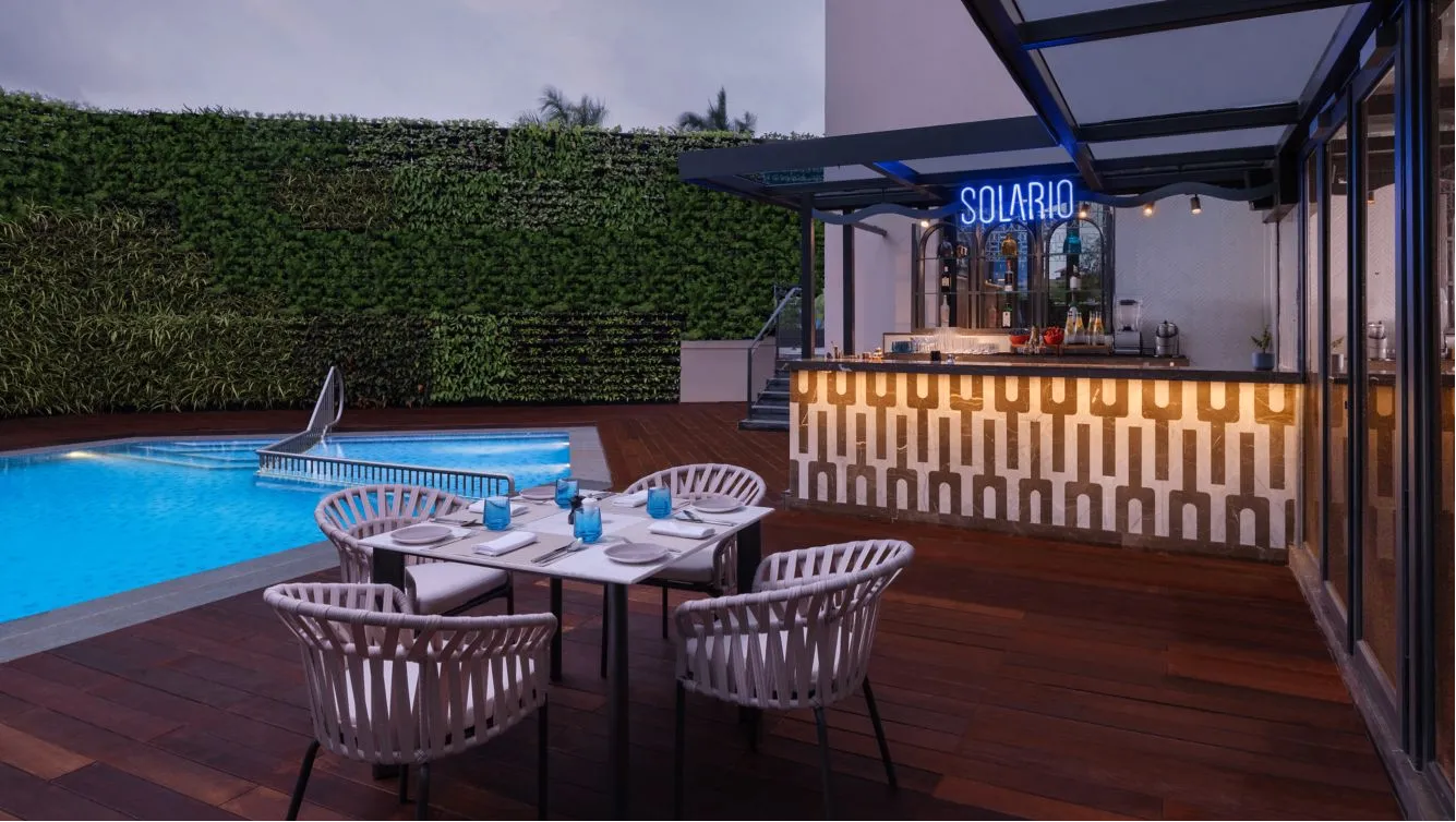 Solario Pool Bar