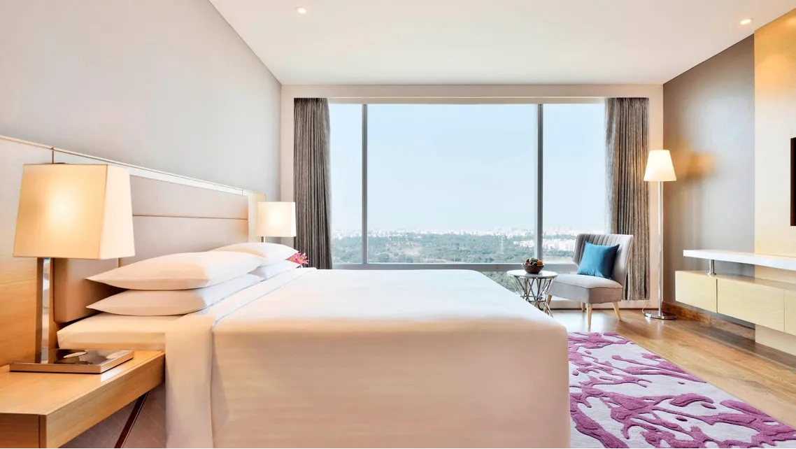 1 Bedroom Apartment, 1 King, Garden view