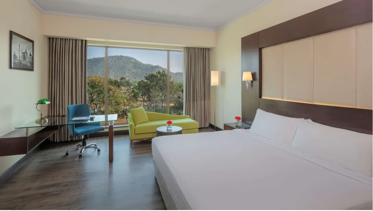 Deluxe Room - Hill View