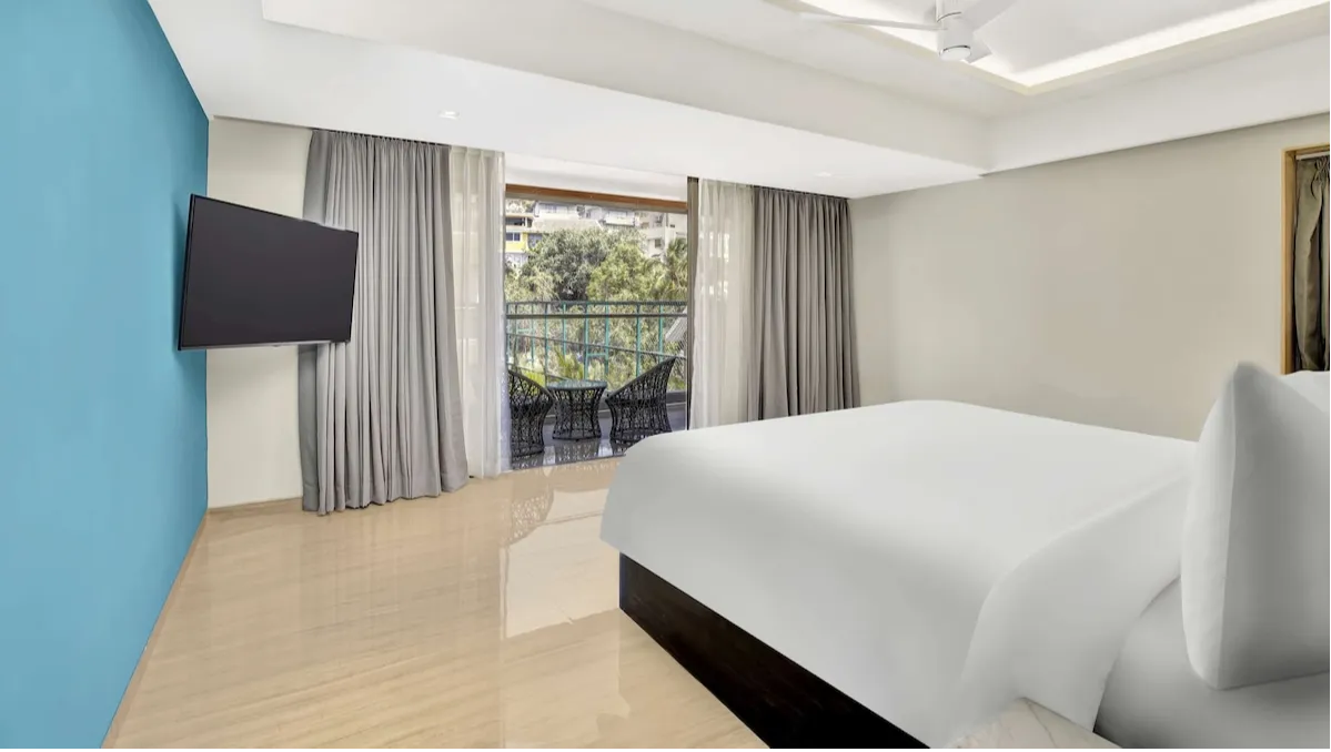 Junior Suite – Pool View