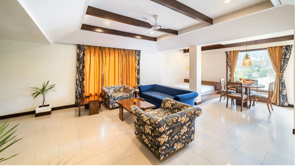Deluxe Suite