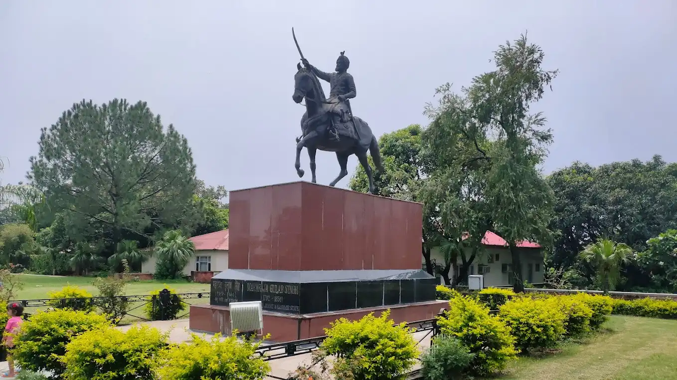 Amar Mahal Museum and Library