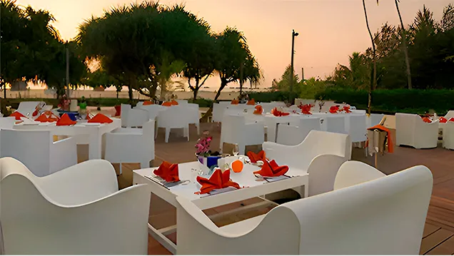 Bar-be-que by the Pool