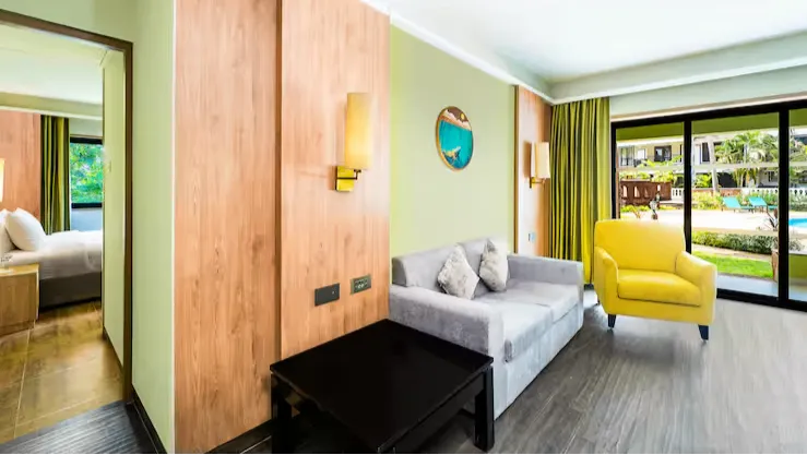 Deluxe  Suite