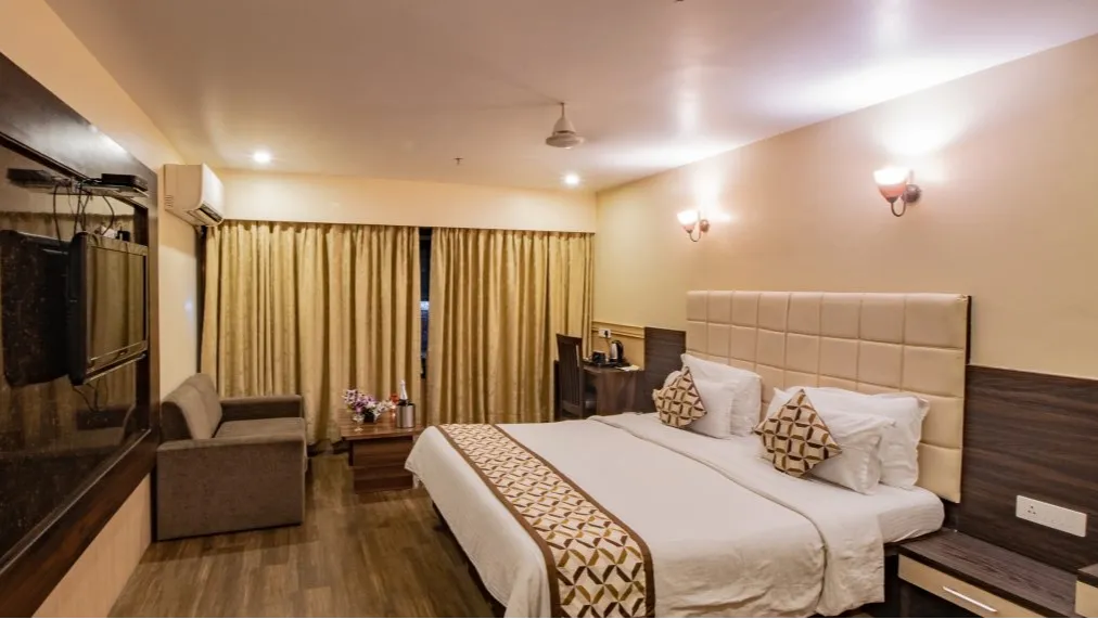 Executive Deluxe ( 3 Bedded ) Room