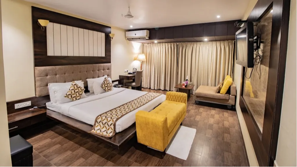 Pool View Superior Room